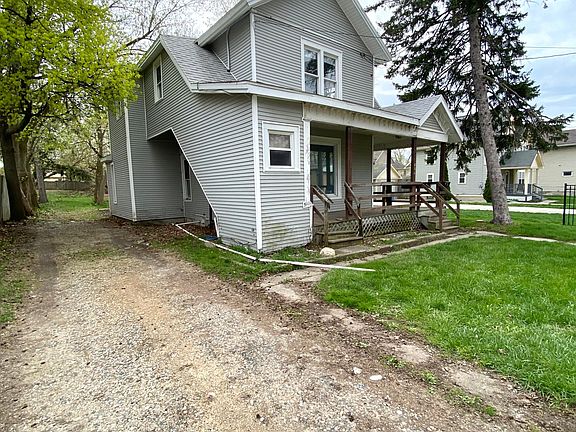 2nd image of 836 E Shiawassee St