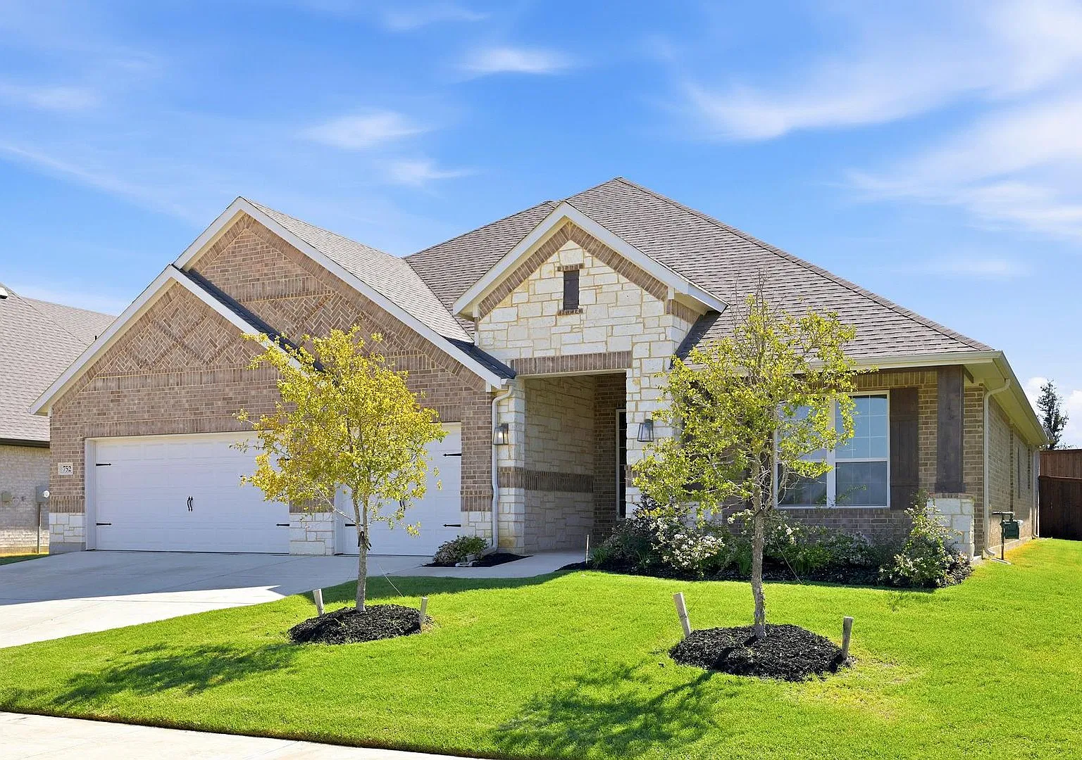 Spacious 6 Bed / 3 Bath Home with Vaulted Ceilings and a 3-Car Garage in Midlothian — Photo 1