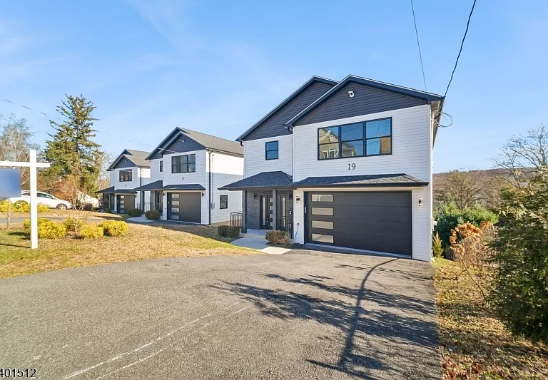 19 Mountain Ave — Photo 22