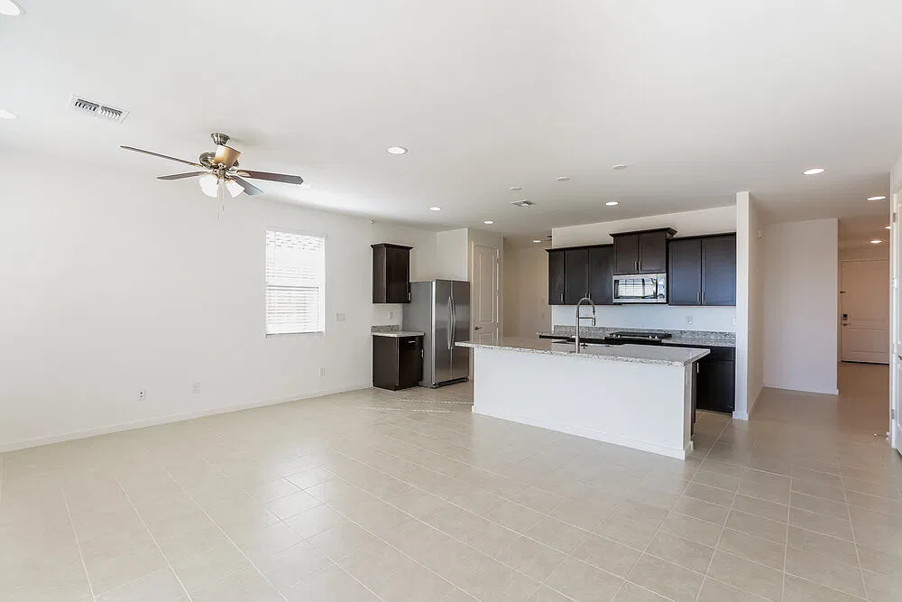 3 bed, 2.0 bath, 1568 sqft, $2,130 — Photo 3