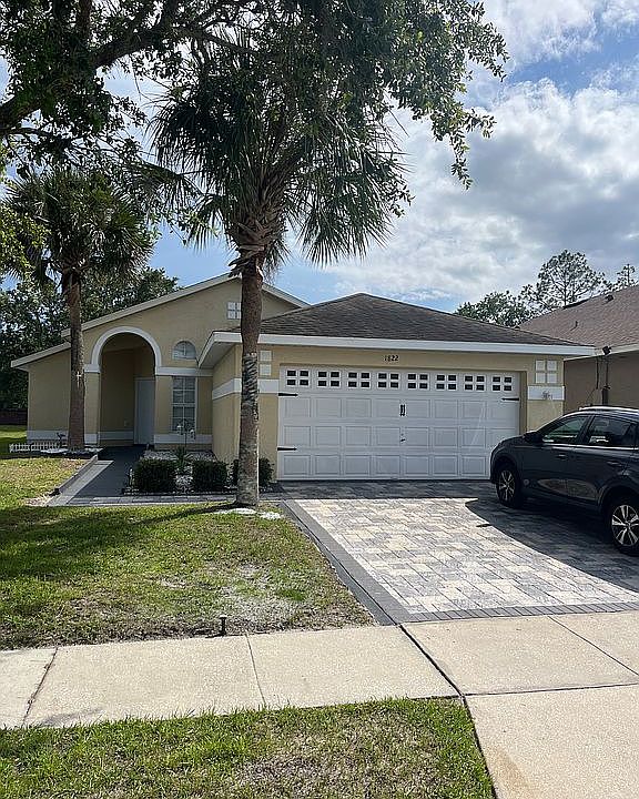 2nd image of 1822 Bridgeview Cir
