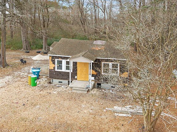 5th image of 545 Garrett Island Road