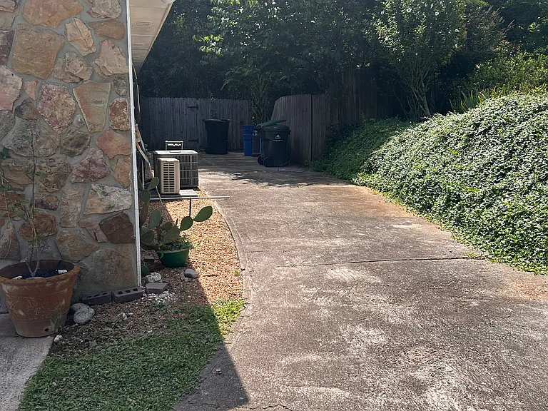 550 Creekwood Xing — Photo 8