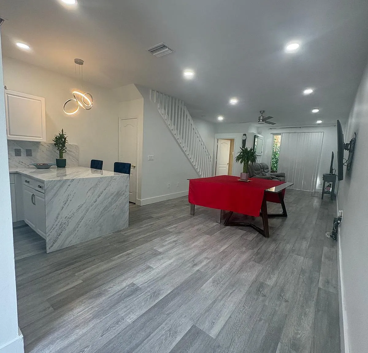 2 bed, 2.5 bath, 1318 sqft, $2,850 — Photo 1