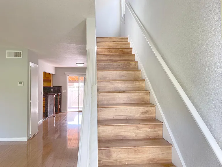 5090 Plaza Corona — Photo 8
