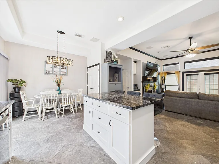203 Las Brisas St — Photo 15