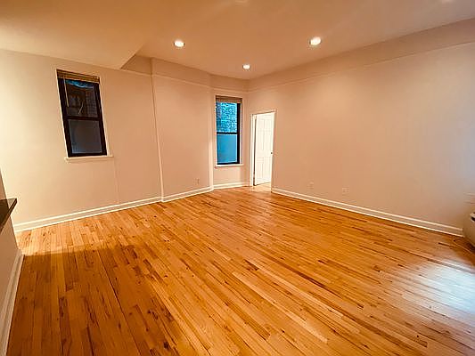 3rd image of 642 Amsterdam Ave APT 2A