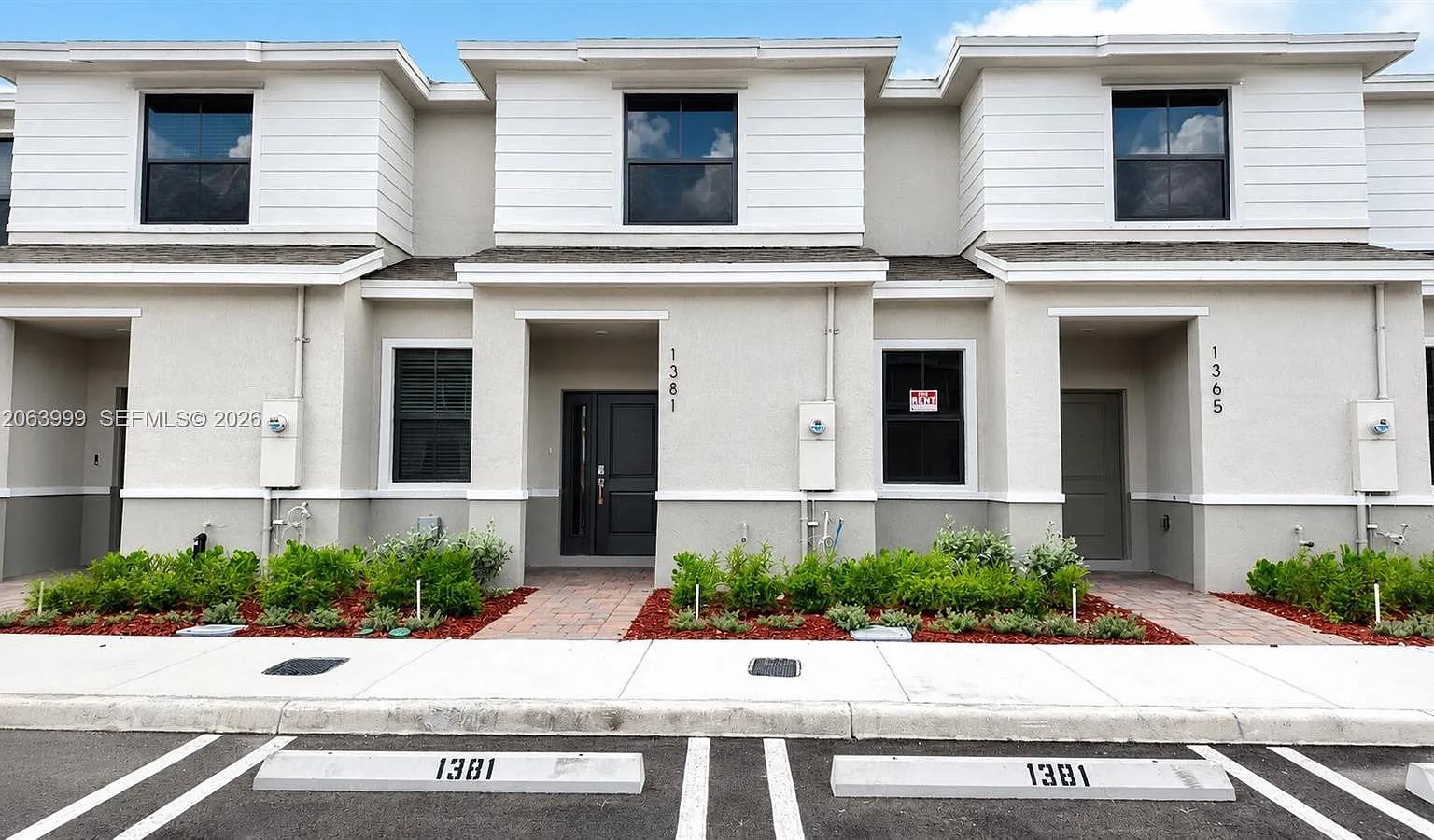 Palm Cay — Photo 1