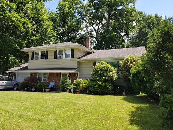 2nd image of 1073 Boulevard