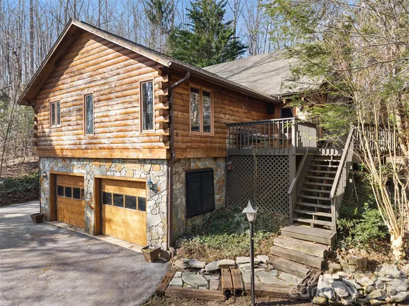 6 Ravenwood Ln, Horse Shoe, NC 28742