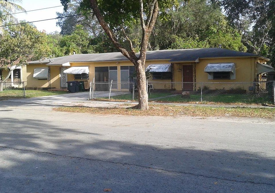 1st image of 962 NE 132nd St