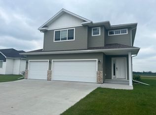 1520 75th Ave S, Fargo, ND 58104