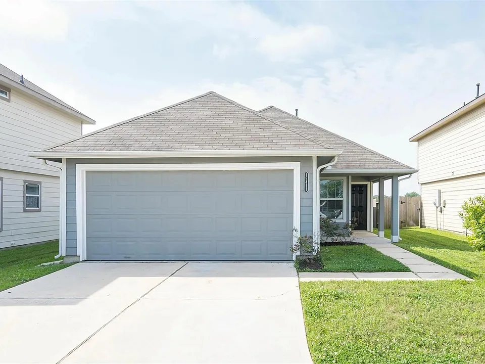 19411 Plantation Maple Dr