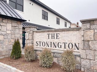 78 Roslyn Rd #107, Mineola, NY 11501