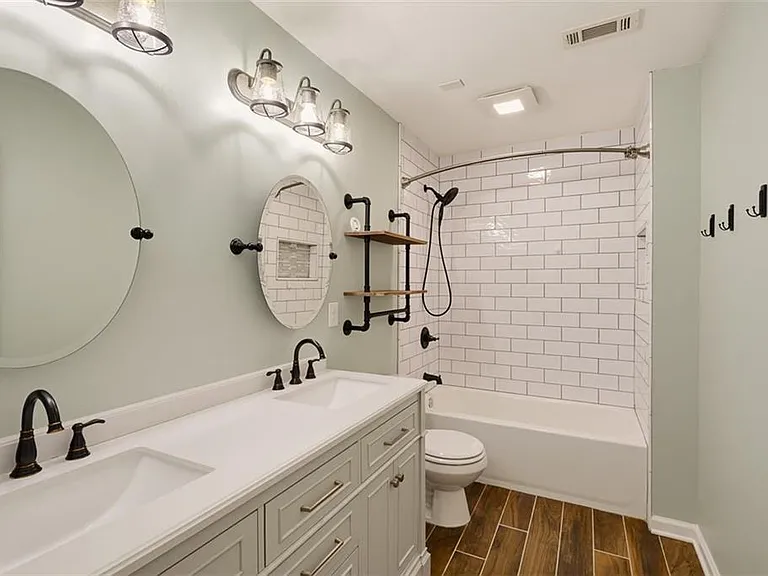 254 Shaw Dr — Photo 3