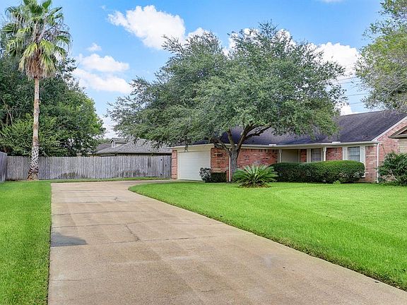 2nd image of 3131 E Heatherock Cir