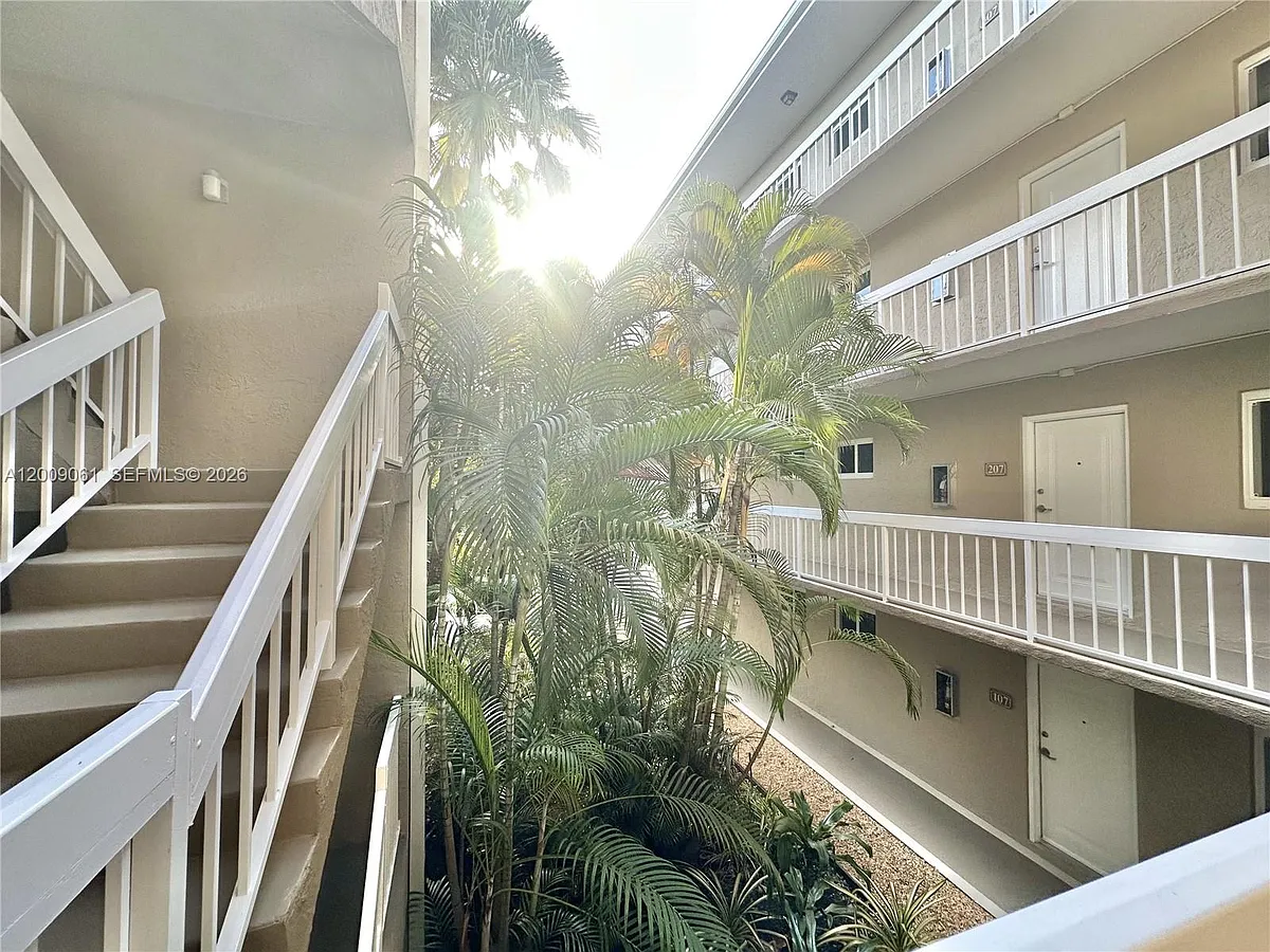 Building Photo - 7860 Camino Real #L-410