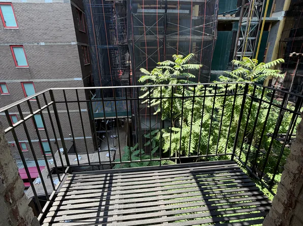 340 E 18th St APT 4C, New York, NY 10003