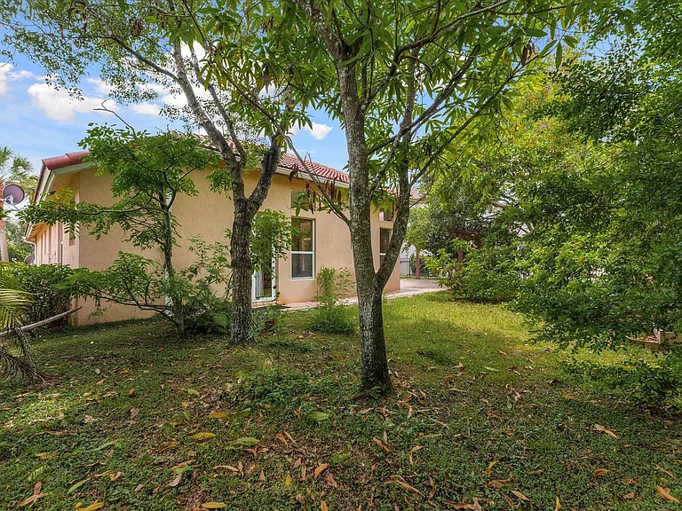 7140 Pinecreek Way — Photo 23