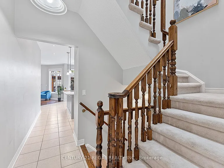 42 Ballymore Dr — Photo 5