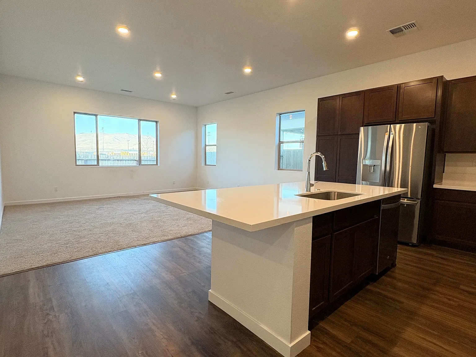3 bed, 2140 sqft, $2,800 — Photo 3