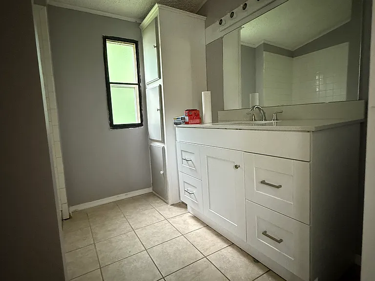 19 Clifton Manor Dr — Photo 2