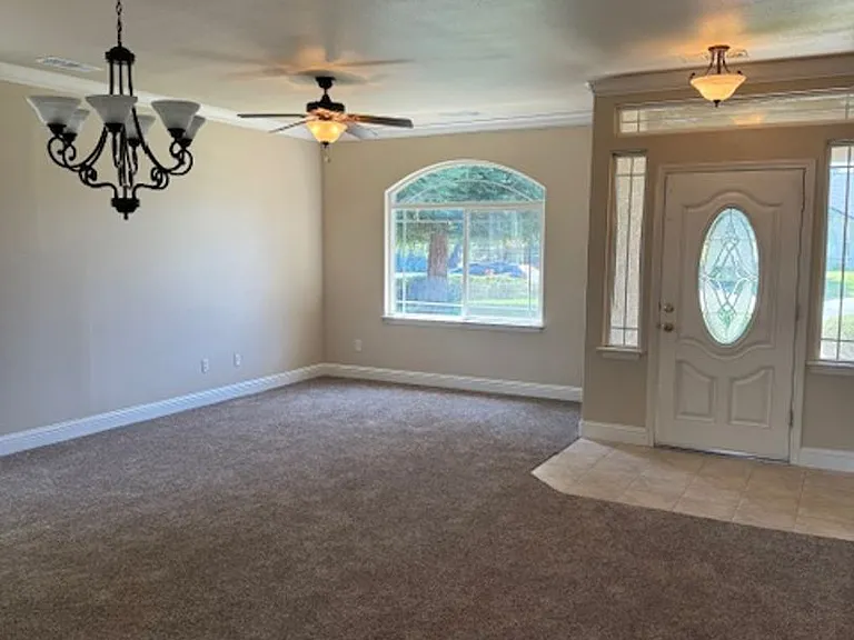 1390 Empress Ln — Photo 6