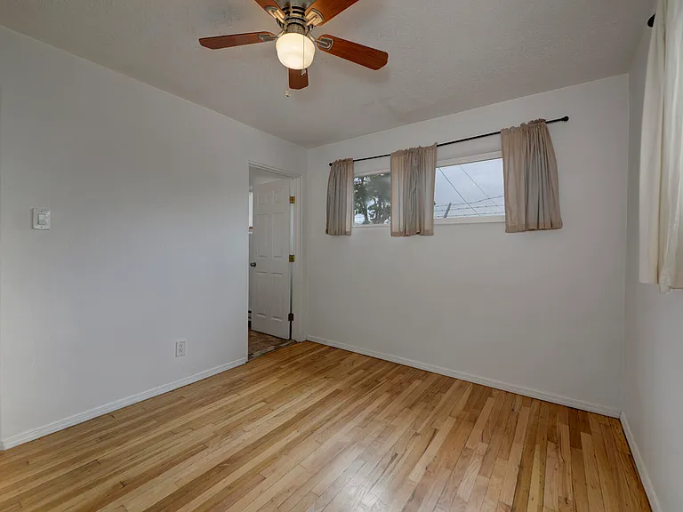 306 Stanford Dr SE #B — Photo 9