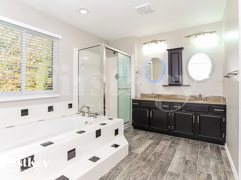 6012 Kingsgate Dr — Photo 11