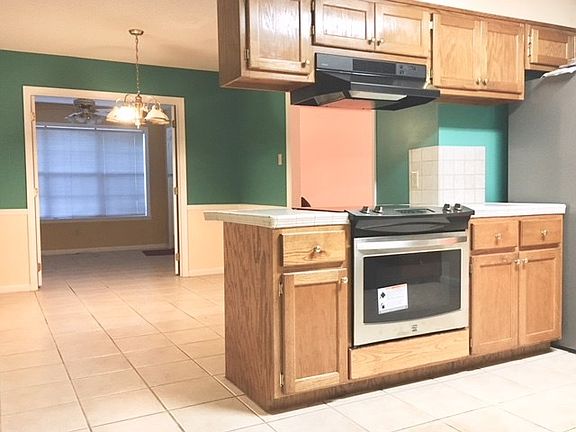 3rd image of 2022 Oakdale Dr