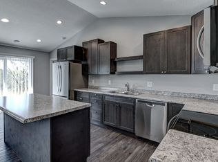 1636 Charleston Dr UNIT A, New Richmond, WI 54017