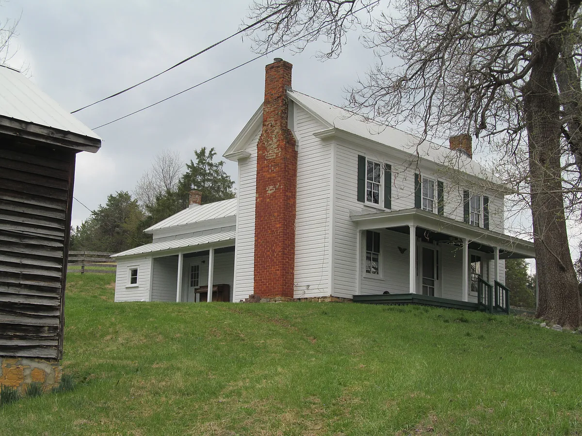 Building Photo - 633 Parsons Rd