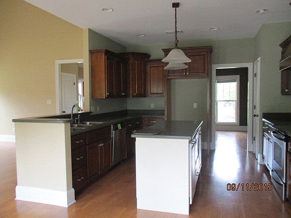 3rd image of 308 Winding Creek Ln