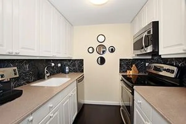 Sold by Douglas Elliman | media 8