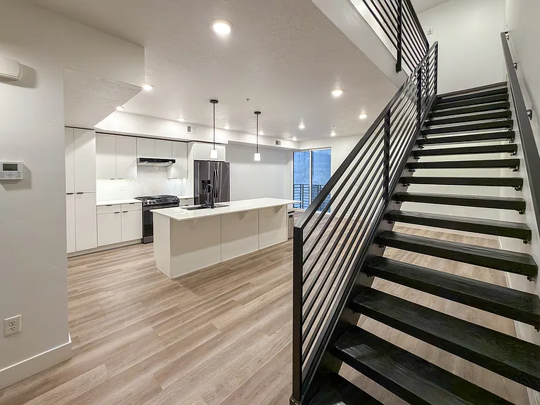 933 S Washington St #111 — Photo 8