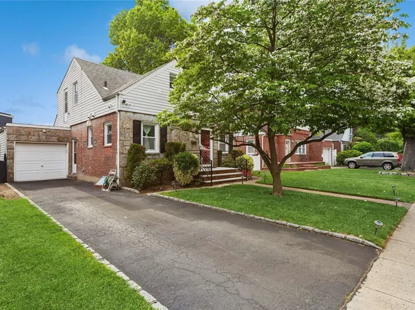 1505 Terrace Boulevard, New Hyde Park, NY 11040