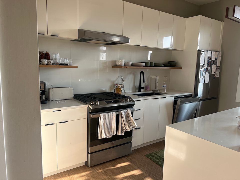 1st image of 3724 N Lake Shore Dr