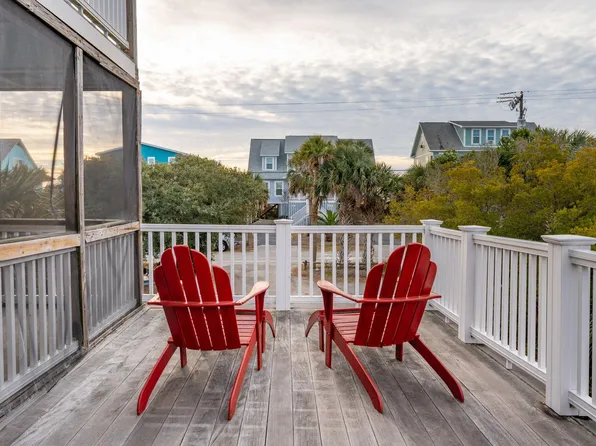 904 E Arctic Ave, Folly Beach, SC 29439