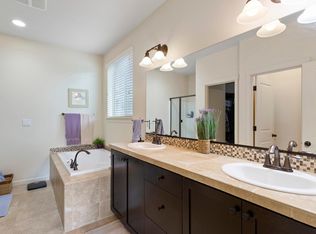 354 N Green Gables Loop, Ridgefield, WA 98642