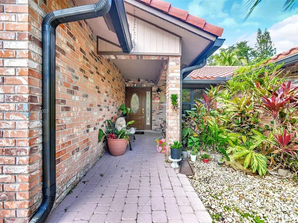 510 NW 105th Dr, Coral Springs, FL 33071