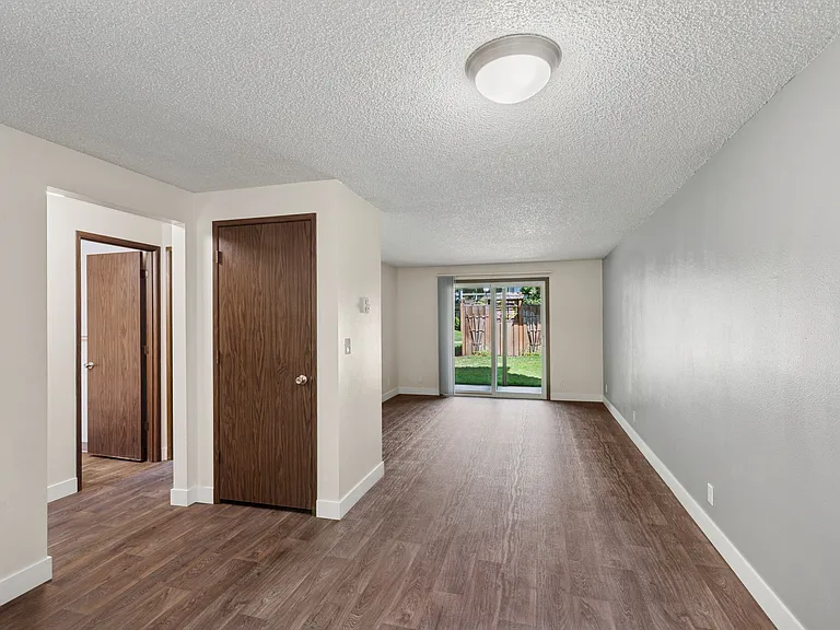 The Clairmont — Photo 15