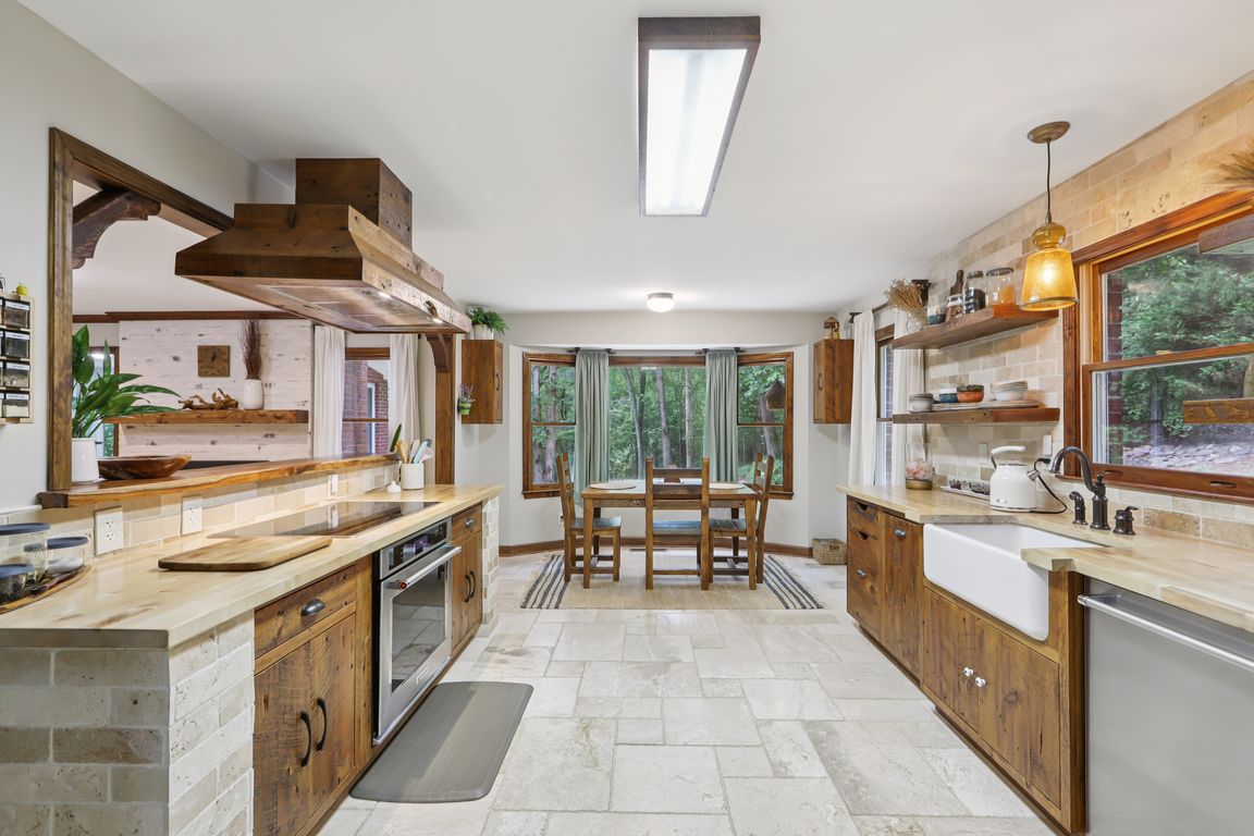 Gill Ln-S0107-018.jpg
