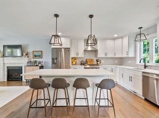 73 1/2 Cherry St, Plymouth, MA 02360