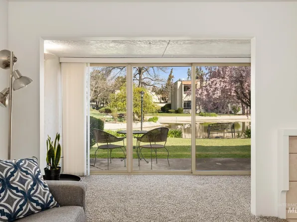 1056 N Camelot Dr, Boise, ID 83704