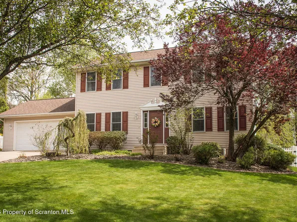 410 Deer Run Dr, Archbald, PA 18403