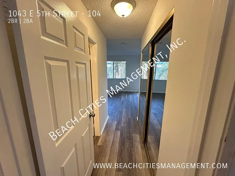 1043 E 5th St #104 — Photo 25