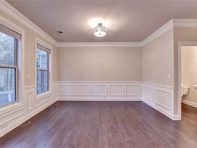 11619 Davenport Ln — Photo 6