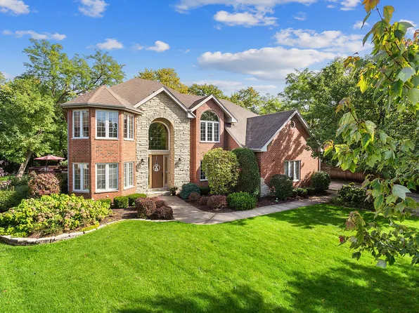 13701 Oak Tree Ln, Lemont, IL 60439