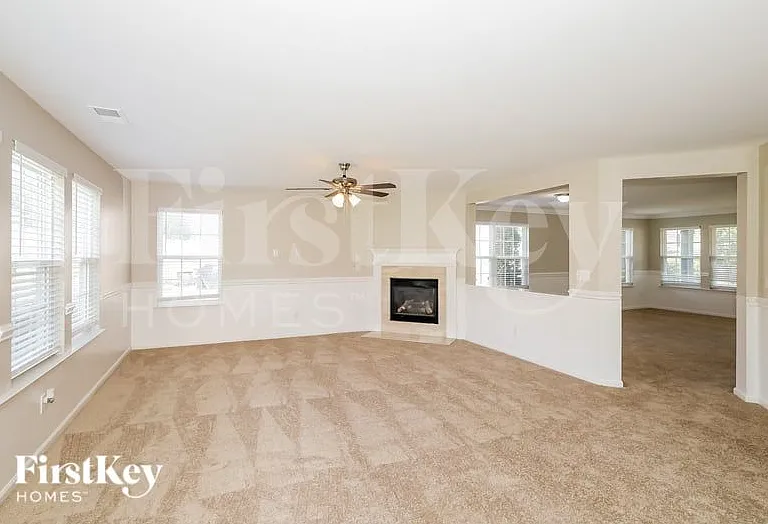 163 Ranlo Ave — Photo 4