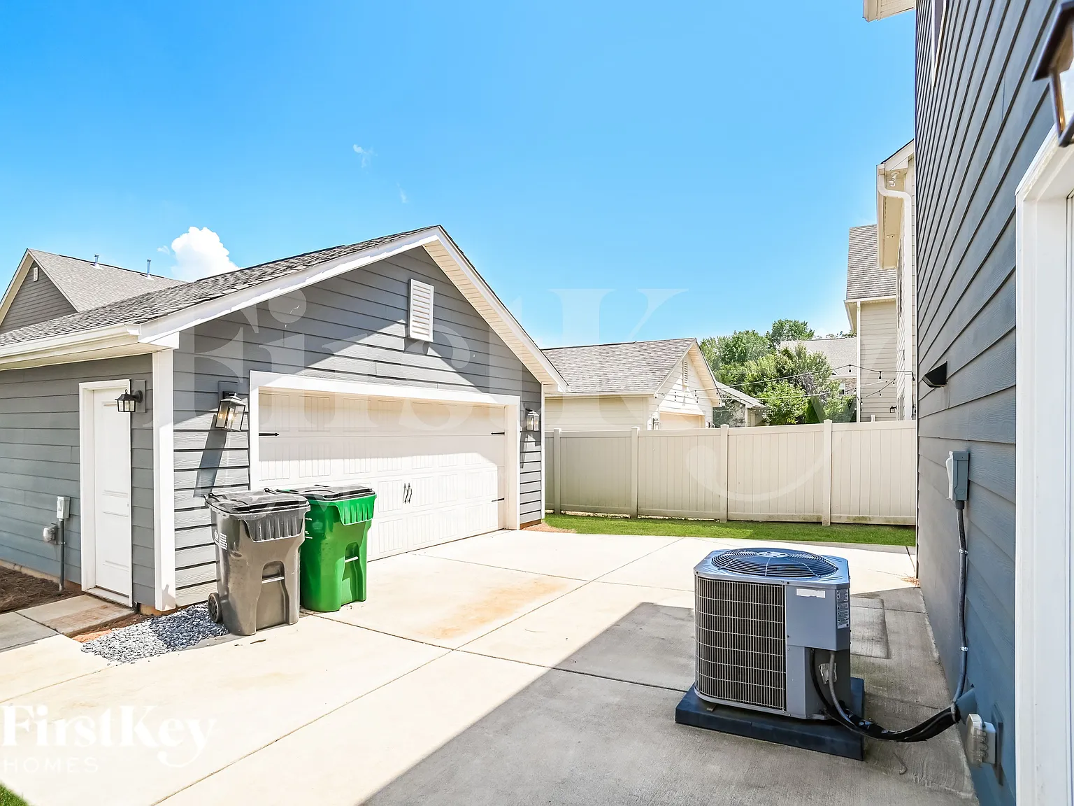 3 bed, 2.5 bath, 1838 sqft, $2,260 — Photo 3